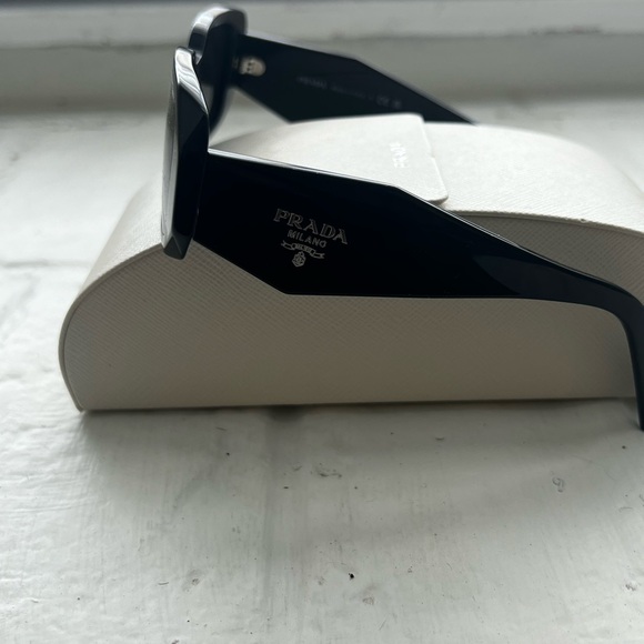 PRADA Black Sculto Reo Irregular Rounded Sunglasses - Picture 6 of 9